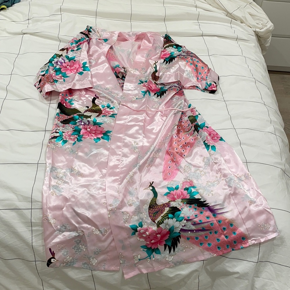 Bridal/bridesmaid satin robe